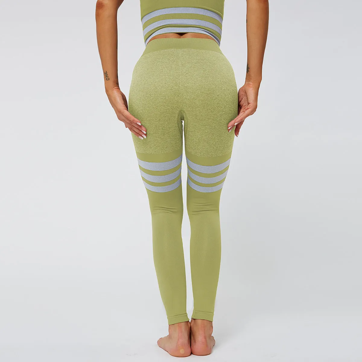 European and American Sexy Peach Hip High Waist Yoga Pants Women's Knitted Seamless and Breathable Striped Yoga Fitness Leggings