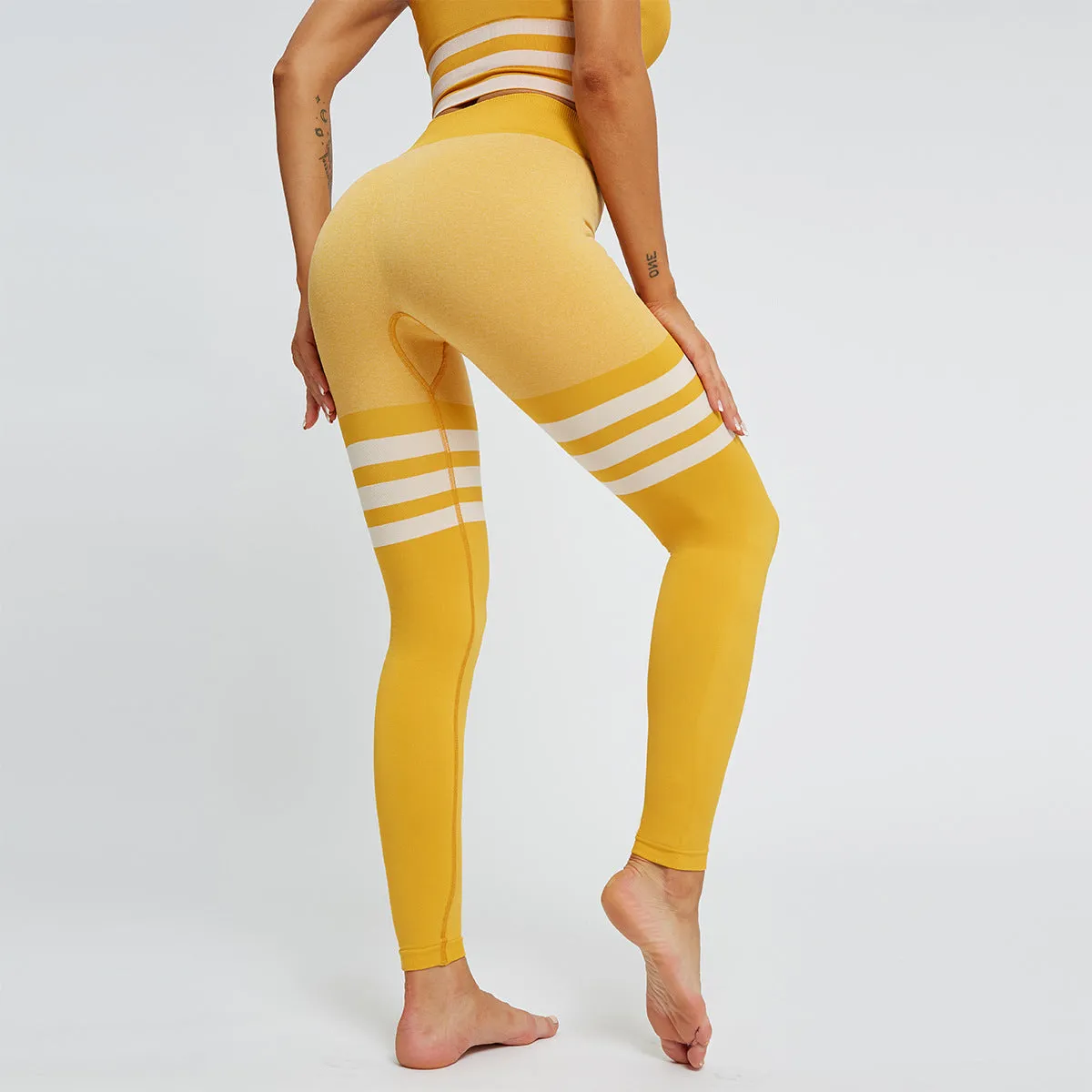 European and American Sexy Peach Hip High Waist Yoga Pants Women's Knitted Seamless and Breathable Striped Yoga Fitness Leggings