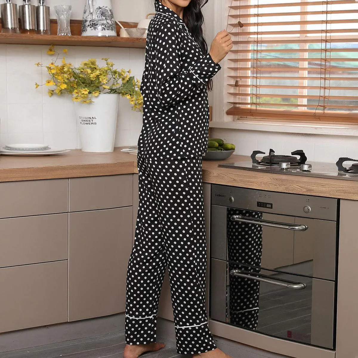Ladies' Polka Dot Printed Long-sleeved Two-piece Pajamas Set