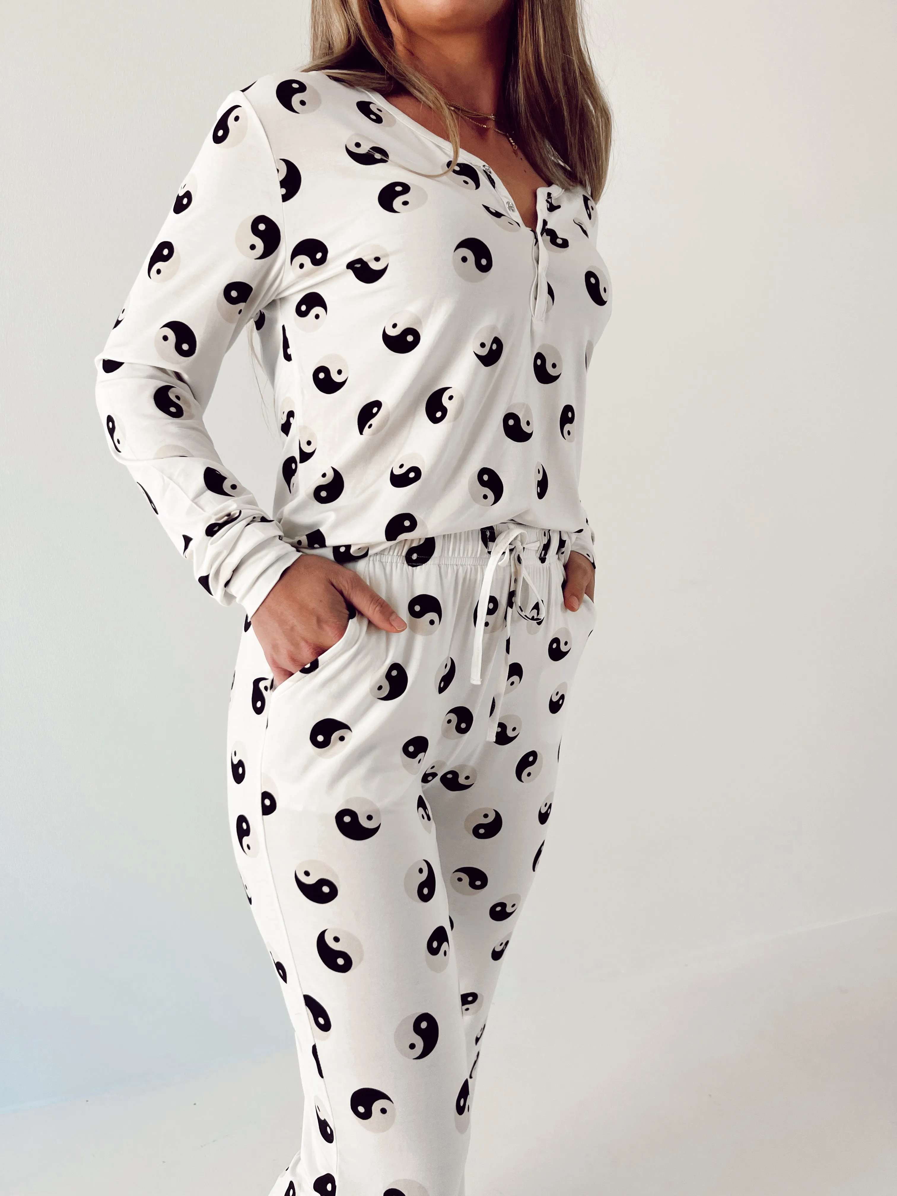Women's Bamboo Pajamas | Black & White Yin Yang