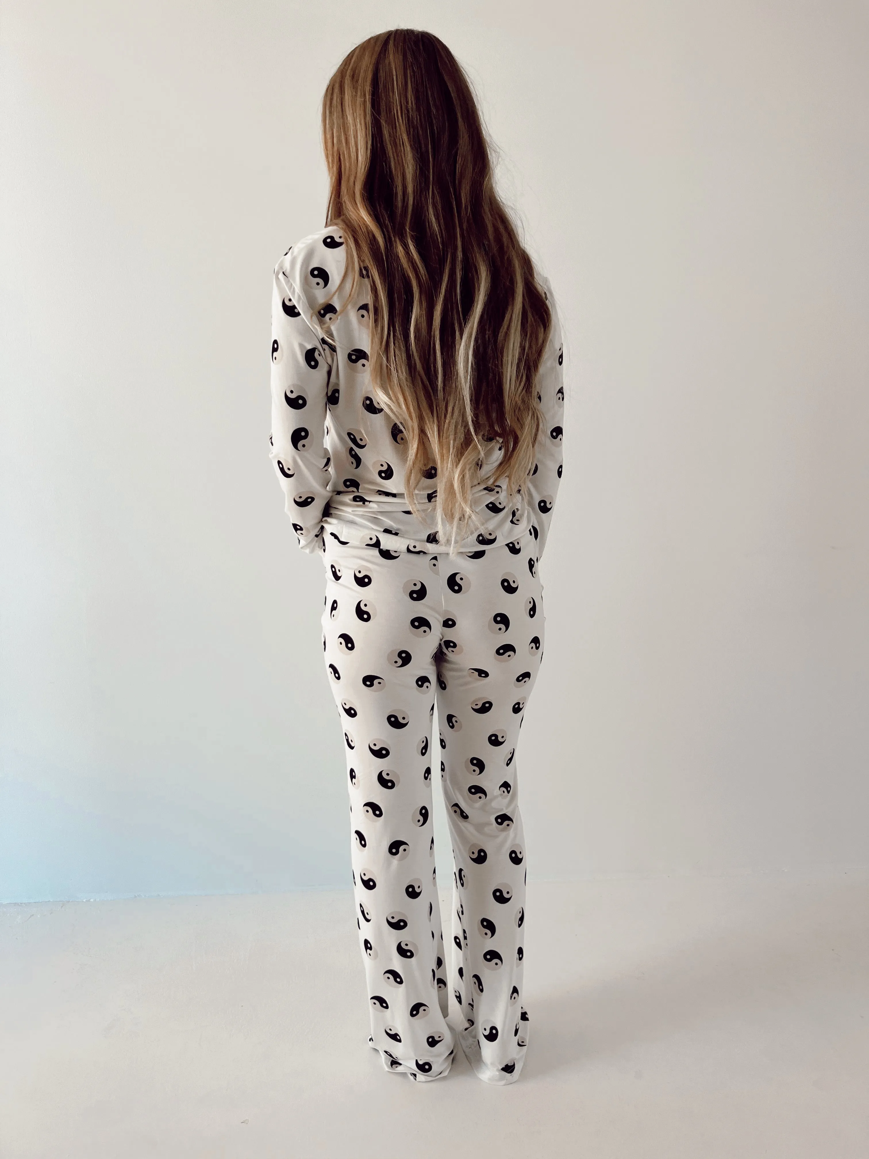 Women's Bamboo Pajamas | Black & White Yin Yang