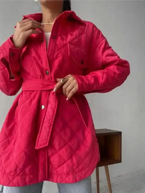 Women’s diamond-patterned cotton Jacket with long lapels with buttons.